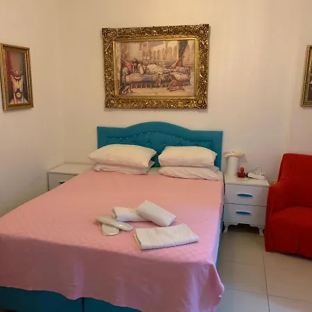 Δωμάτια σε οικογενειακή κατοικία Paradise Garden Butik Otel *